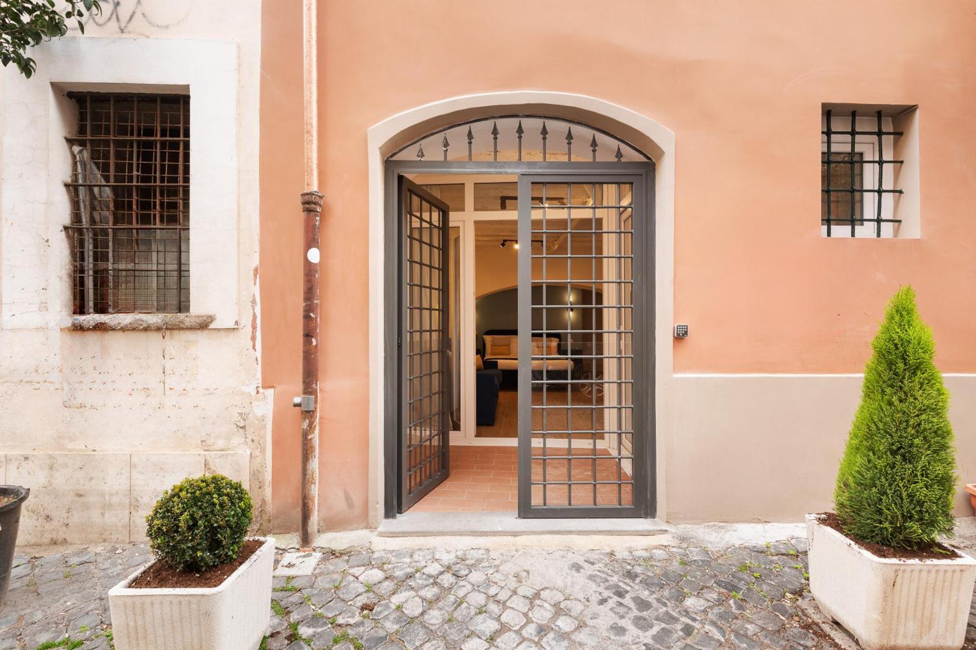 Leopardo Boutique Apartment In Trastevere โรม ภายนอก รูปภาพ
