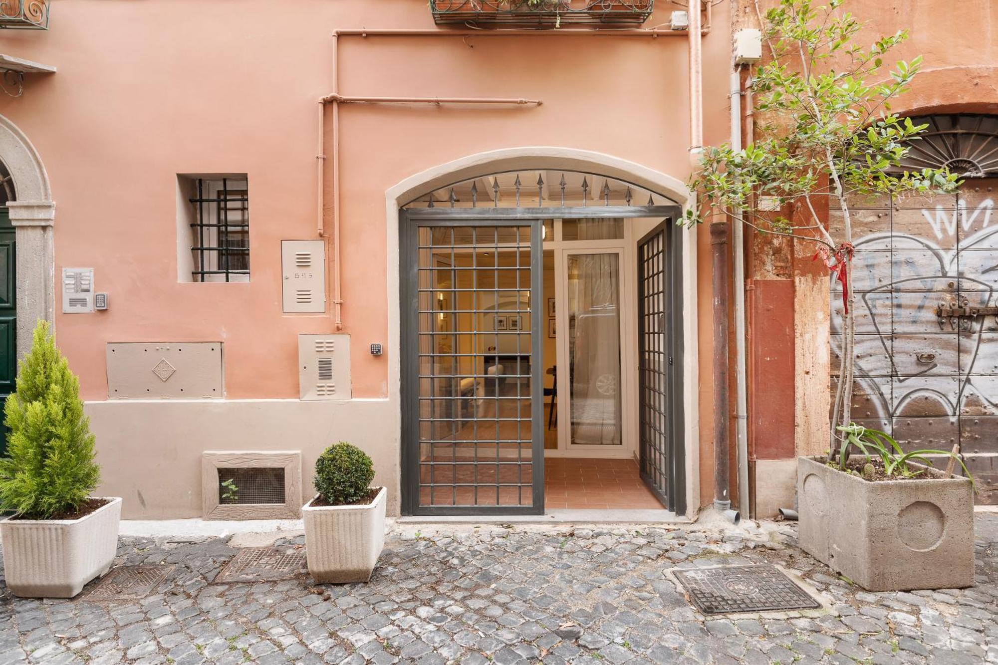 Leopardo Boutique Apartment In Trastevere โรม ภายนอก รูปภาพ