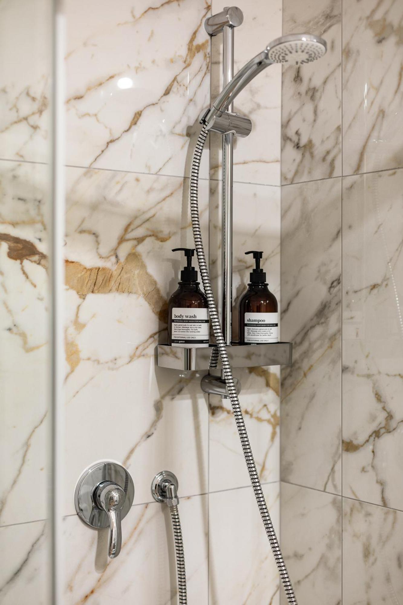 Leopardo Boutique Apartment In Trastevere โรม ภายนอก รูปภาพ